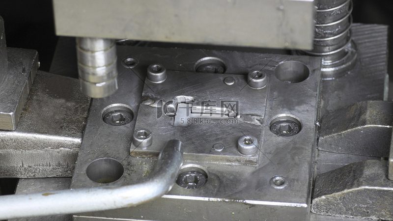 小批量模具制造：如何精准选择优质厂家**