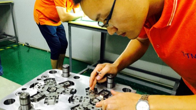 双色模具：深圳生产商如何引领行业潮流**